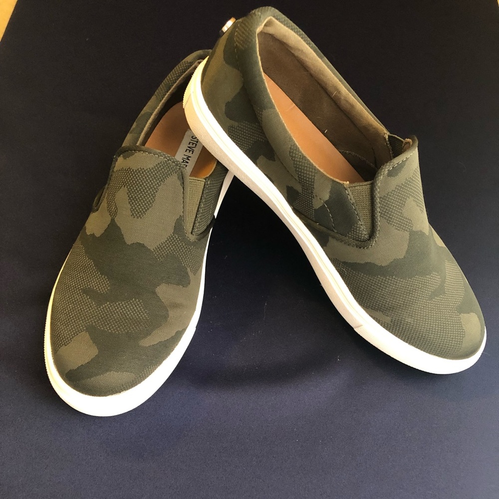 Steve Madden Camo sneakers